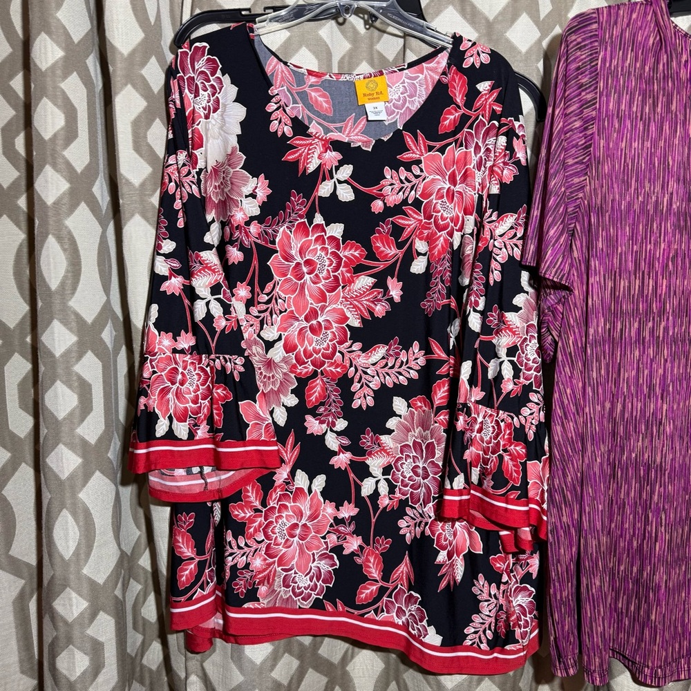 Ruby Rd. Black and Red Floral Tunic. 0075
